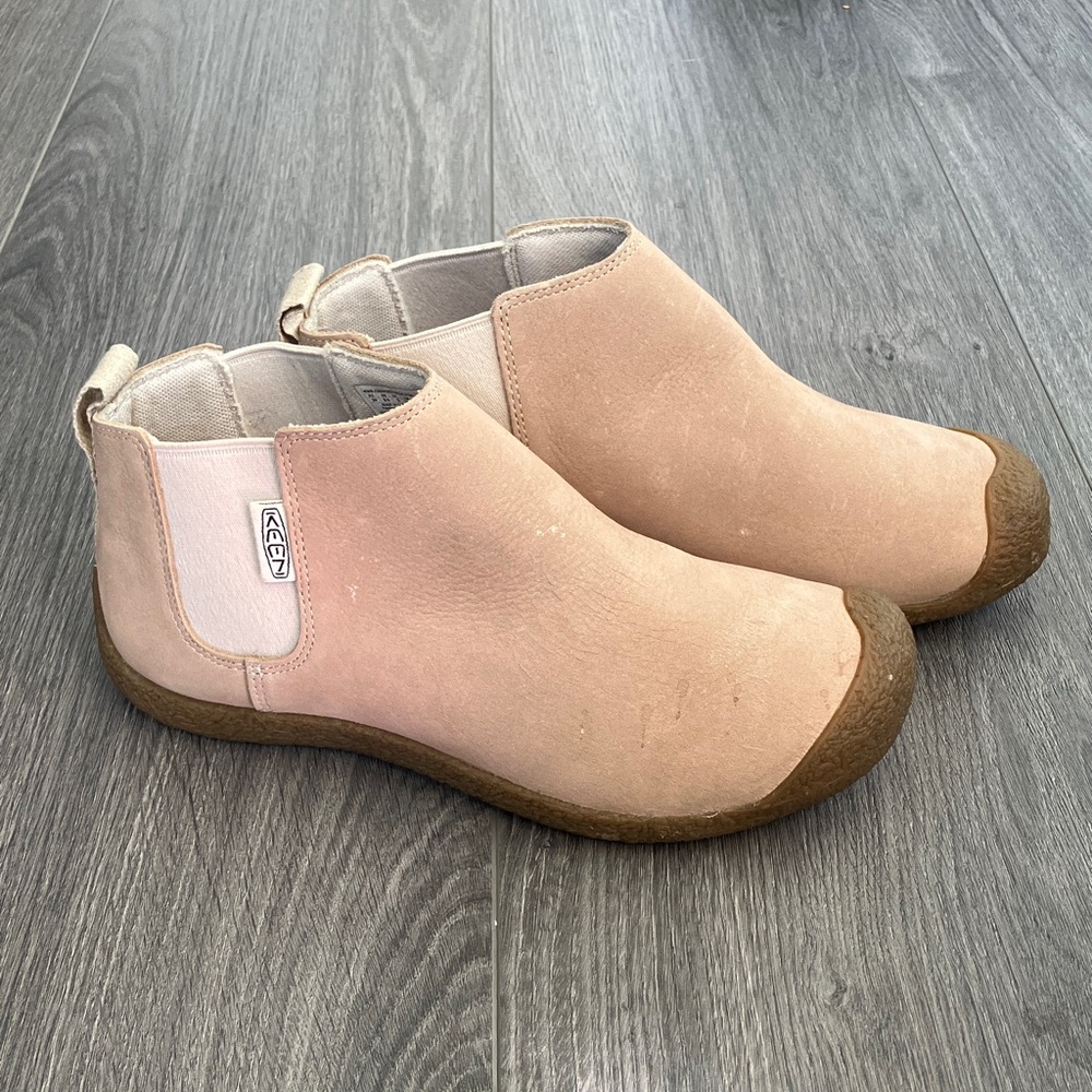 Keen Mosey Chelsea ankle boots